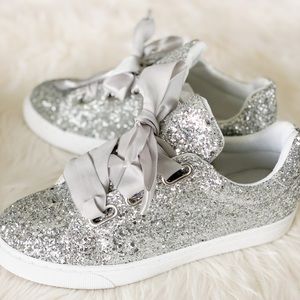 New Silver Glitter Sneaker sz6